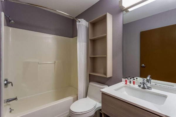 Microtel Inn & Suites By Wyndham Bethel/Danbury image 9